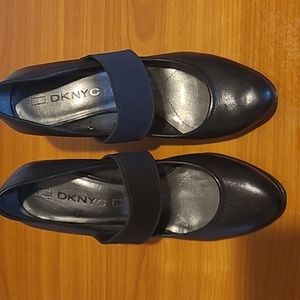 DKNYC casey, black, Size 7,